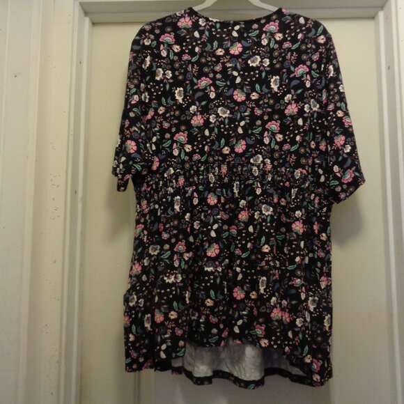 FEMININE SWEET SUPER SOFT BY TORRID JERSEY FLORALS BLOUSE 3X - Picture 6 of 9